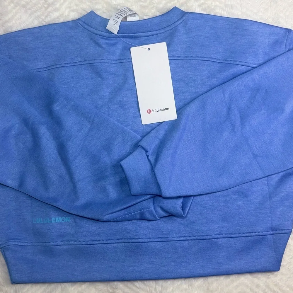 lululemon athletica Women’s Light Blue Crewneck Long Sleeve